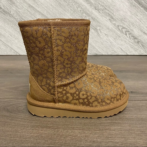UGG | Classic II Glitter Leopard Chestnut Boots 9
